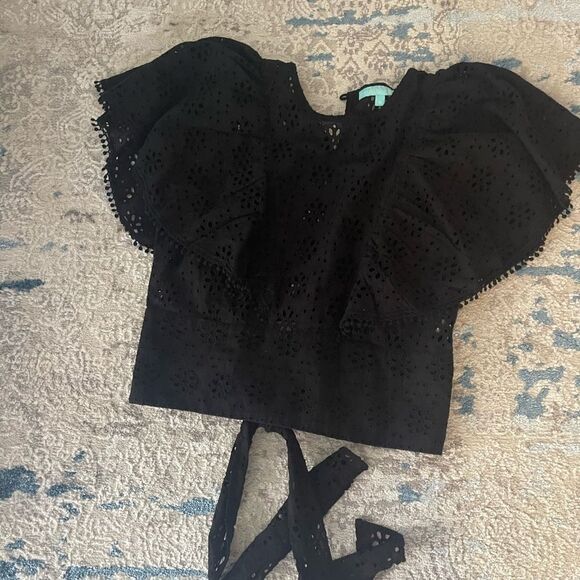 Melissa Odabash Black Flutter Sleeve Crop Blouse - Picture 2 of 3